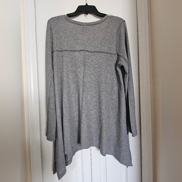 Torrid Gray Women's Ribbed Knit V-Neck Tunic Top Long Sleeve Flattering Fit sz1X - Picture 9 of 15